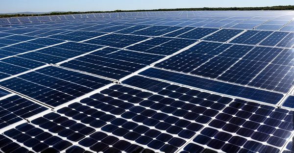 Panneau solaire photovoltaïque : guide pour une installation conforme